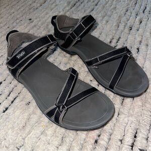 Teva Verra Sandal size 9 in black